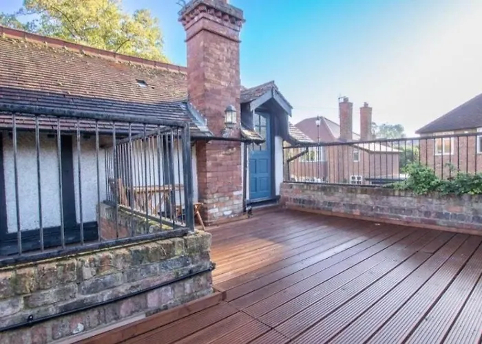 The Coach House, Apartment