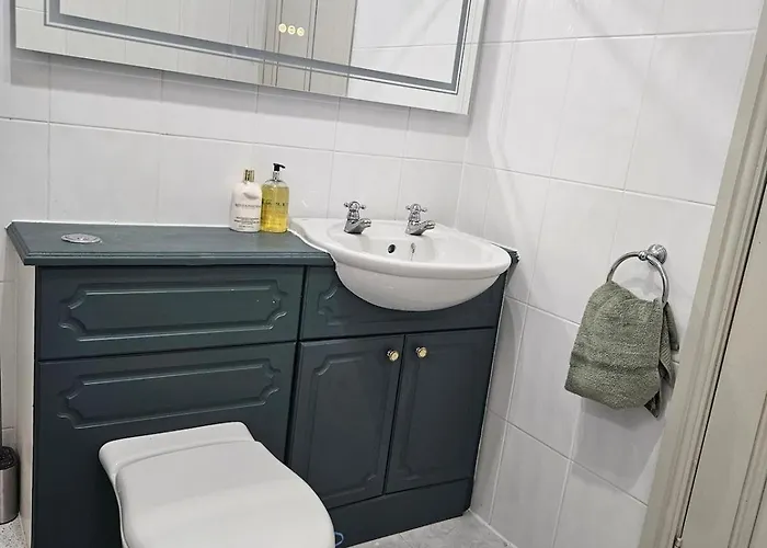 The Coach House, Apartment *