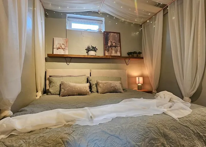 The Coach House, Apartment