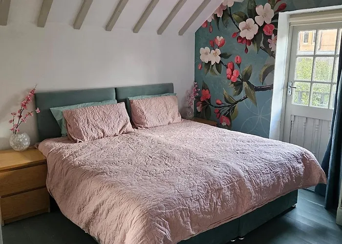 The Coach House, Apartment *