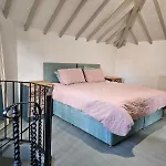 The Coach House, Apartman York
